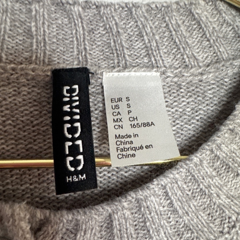 H&M Light Gray Knit Cardigan - Picture 6 of 6